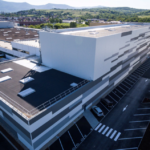 Pour toujours plus d’efficacité énergétique, la plateforme logistique du groupe Triumph, située à Obernai, s’appuie sur l’audit, les préconisations et l’accompagnement d’Impulse du Groupe E’nergys pour activer en 2023 de nouveaux leviers d’économies d’énergie.